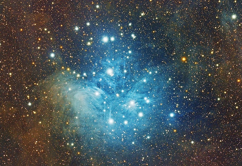 Blue giants and other stars in the Pleiades cluster